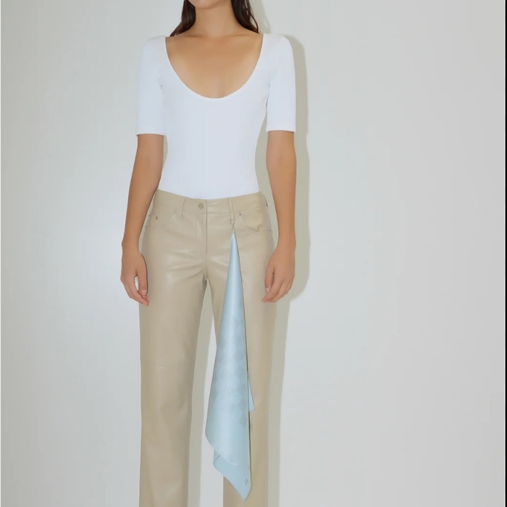 Matériel Tbilisi White Bodysuit